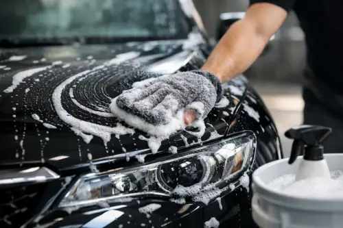 Autolack schonend reinigen – so geht’s